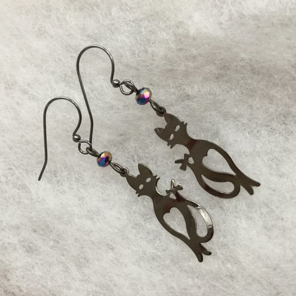 Gray Cat Earrings - Picture 2 of 3
